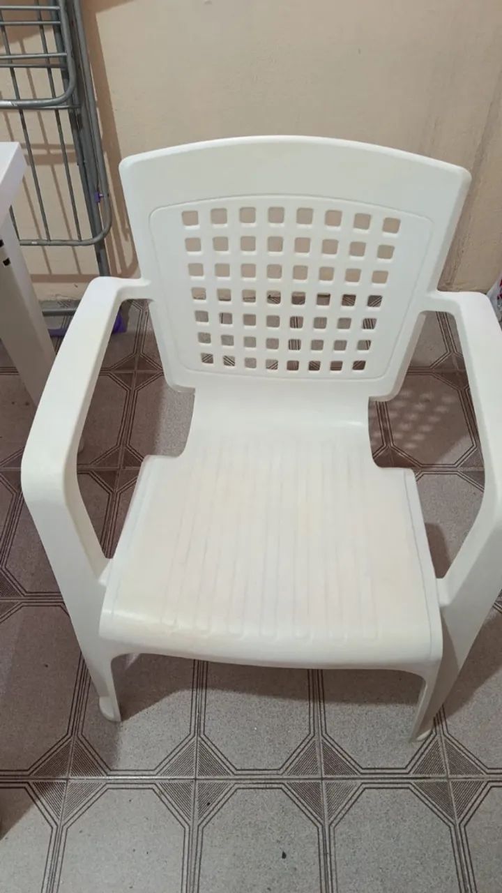 Conjunto Mesa de Plástico com 2 Cadeiras - Foto 4