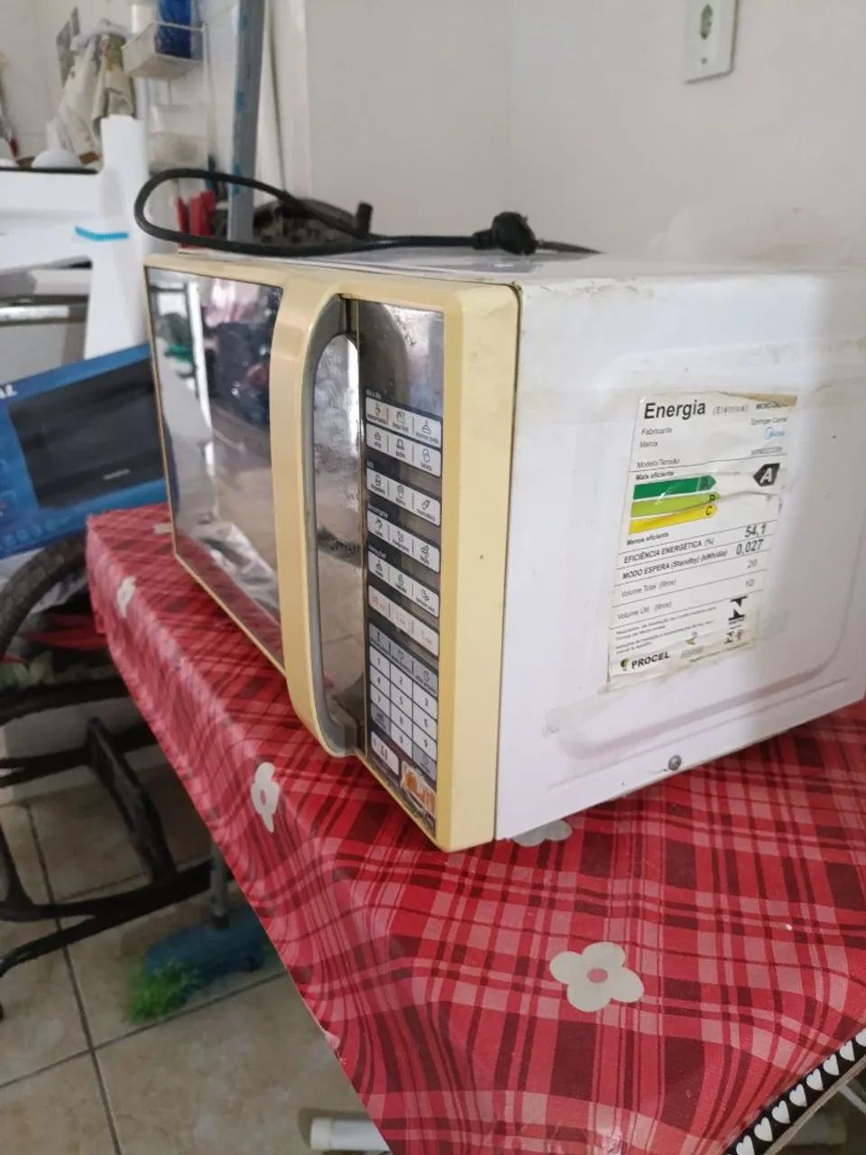 Vendo microondas da marca Midea para retirada de peças  - Foto 4
