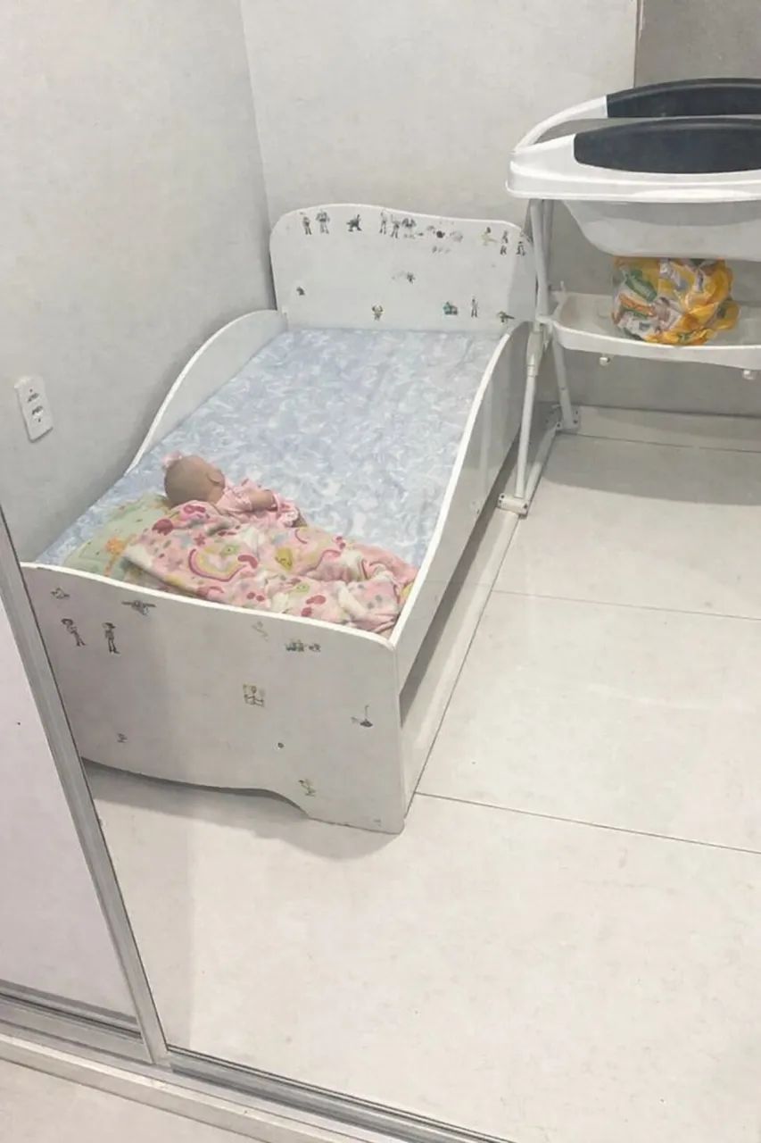 Minha cama com colchão e motoquinha de passeio 