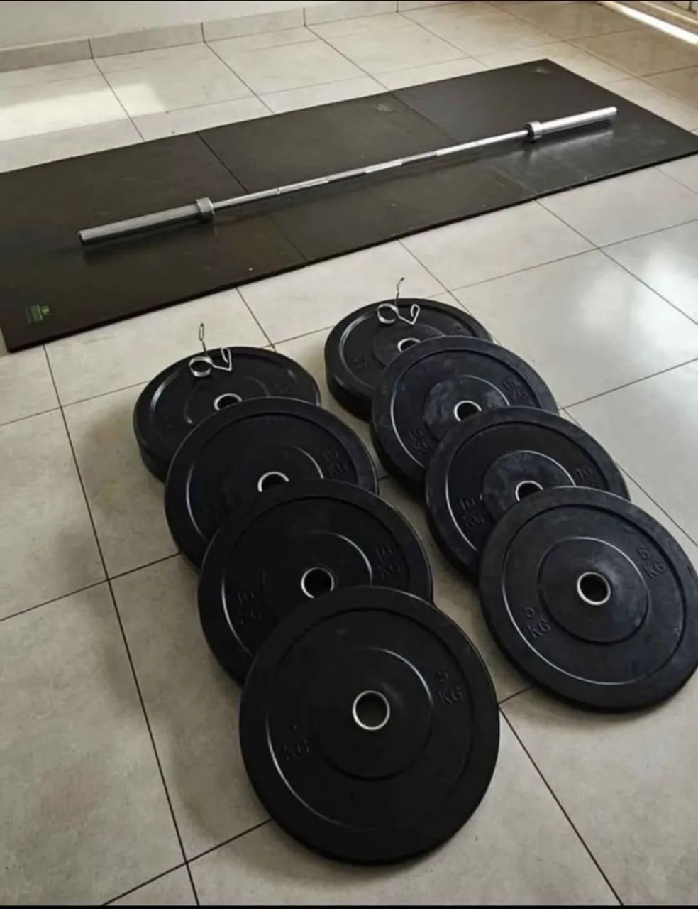 Kit olímpico completo ( Barra, Anilhas Presilha e Plataforma de impacto)