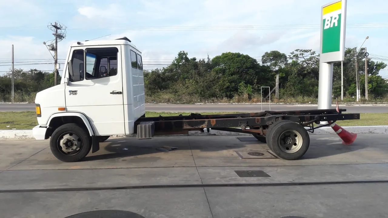 Mercedes 710 2000