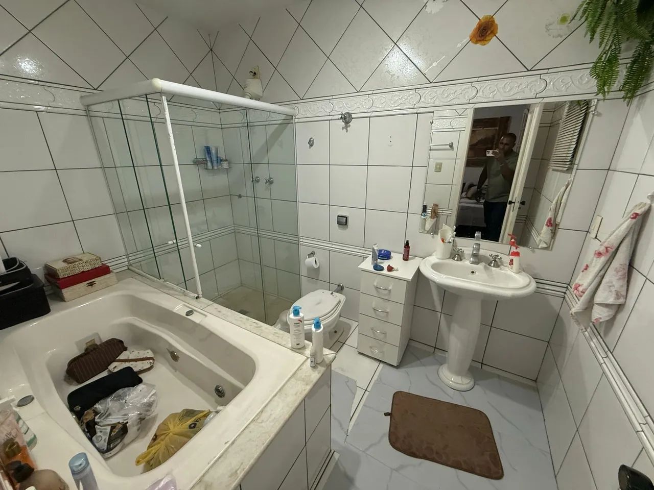 Vendo excelente casa. Área nobre