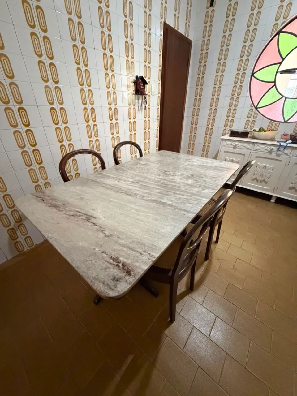 Vendo mesa com 4 cadeiras  - Foto 4