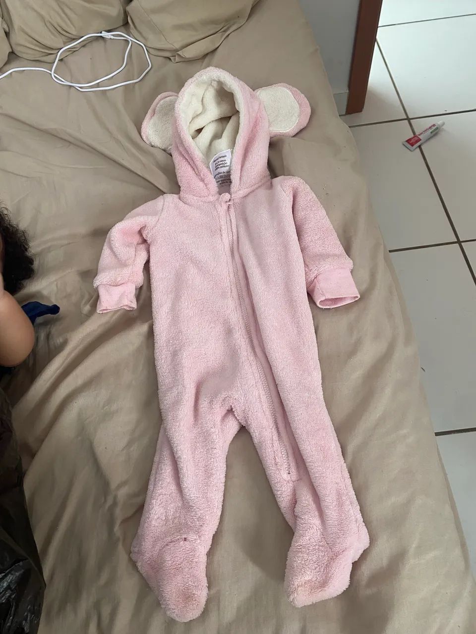 Roupinhas de Bebê Usadas - Macacão e Vestido  - Foto 2