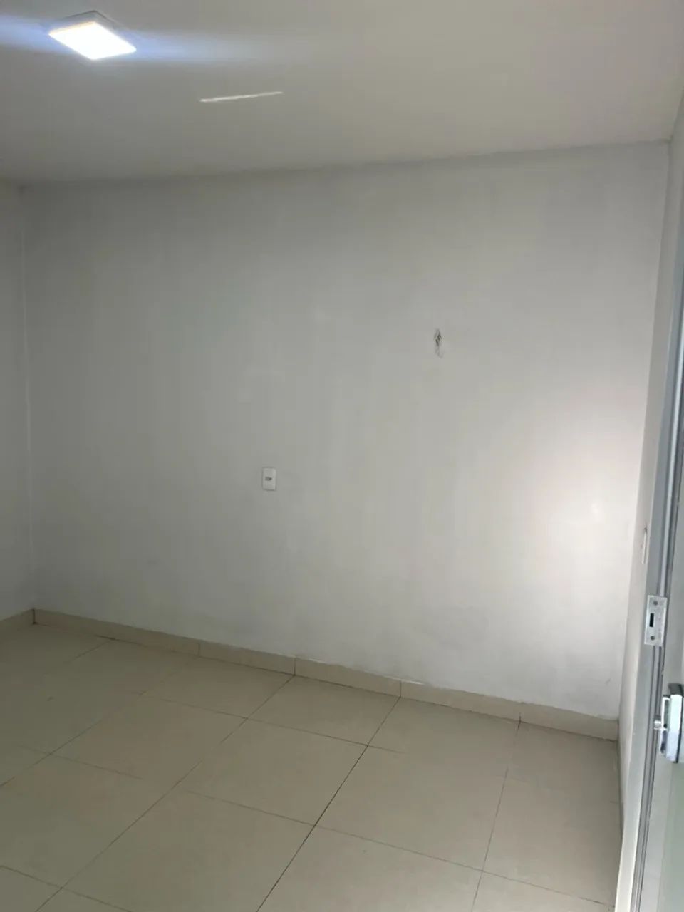 Alugo kit net no centro, proximo ao shopping e palácio!