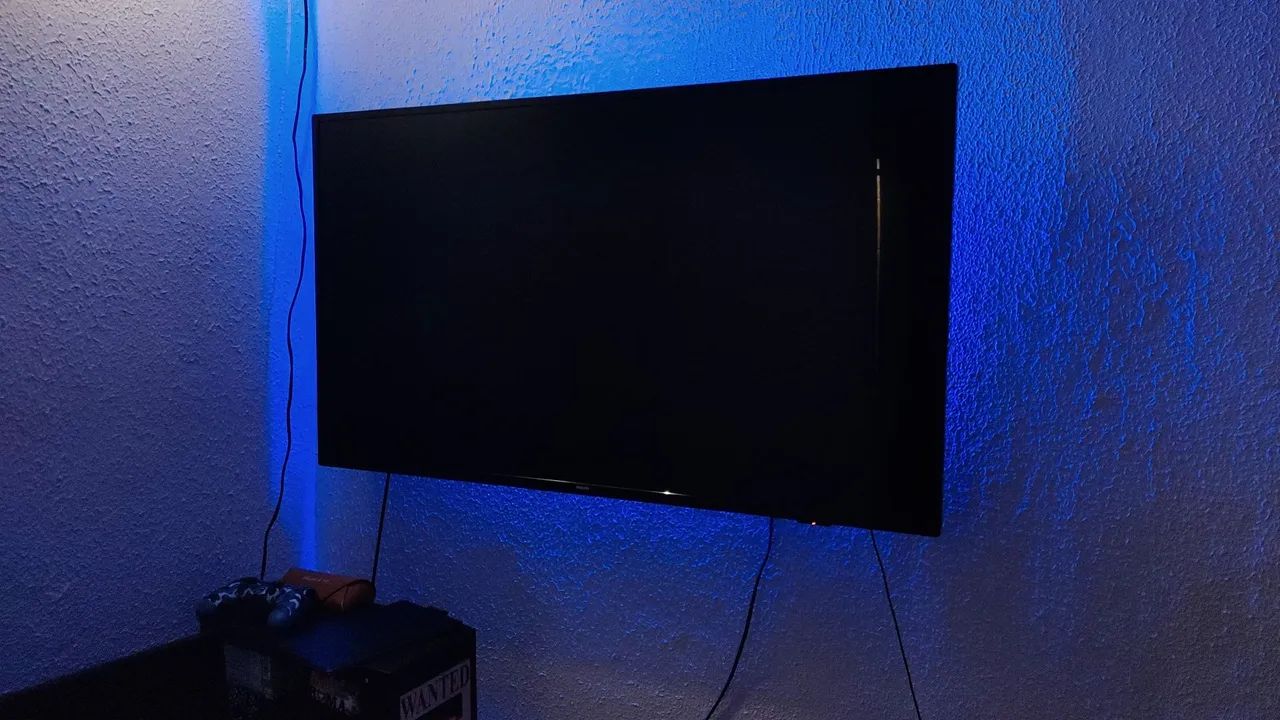 Smart TV PHILIPS 43" (Troco por iPhone 12 com volta sua)