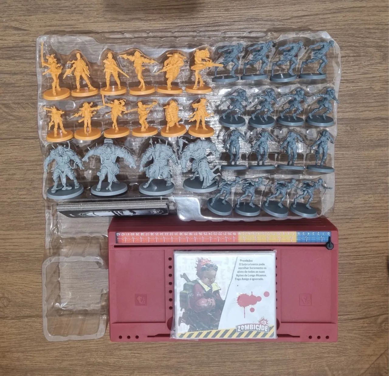 Combo Zombicide 2e + livro de RPG  - Foto 3