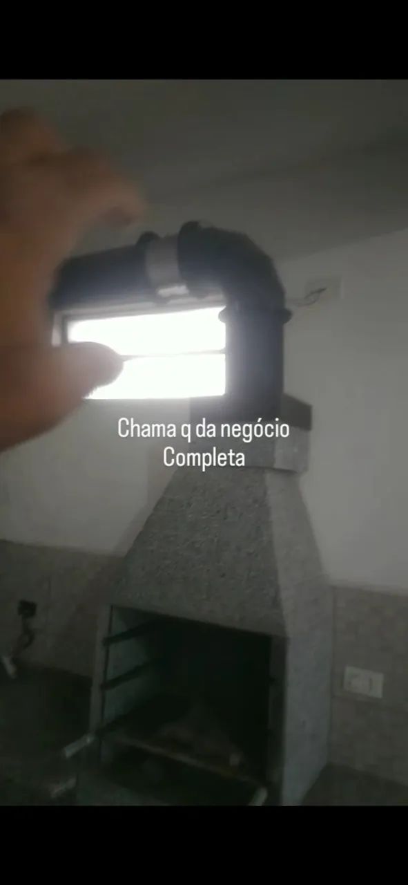 Churrasqueira com coifa .com duas partes em marmore p colocar carne e p corta e servir com - Foto 4