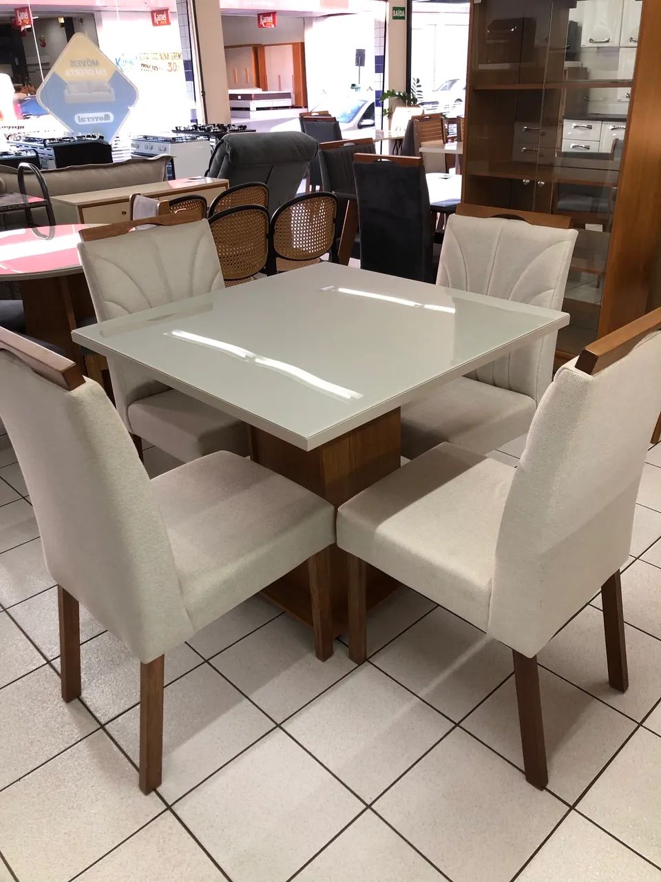 Mesa com 4 cadeiras NOVA - Foto 3