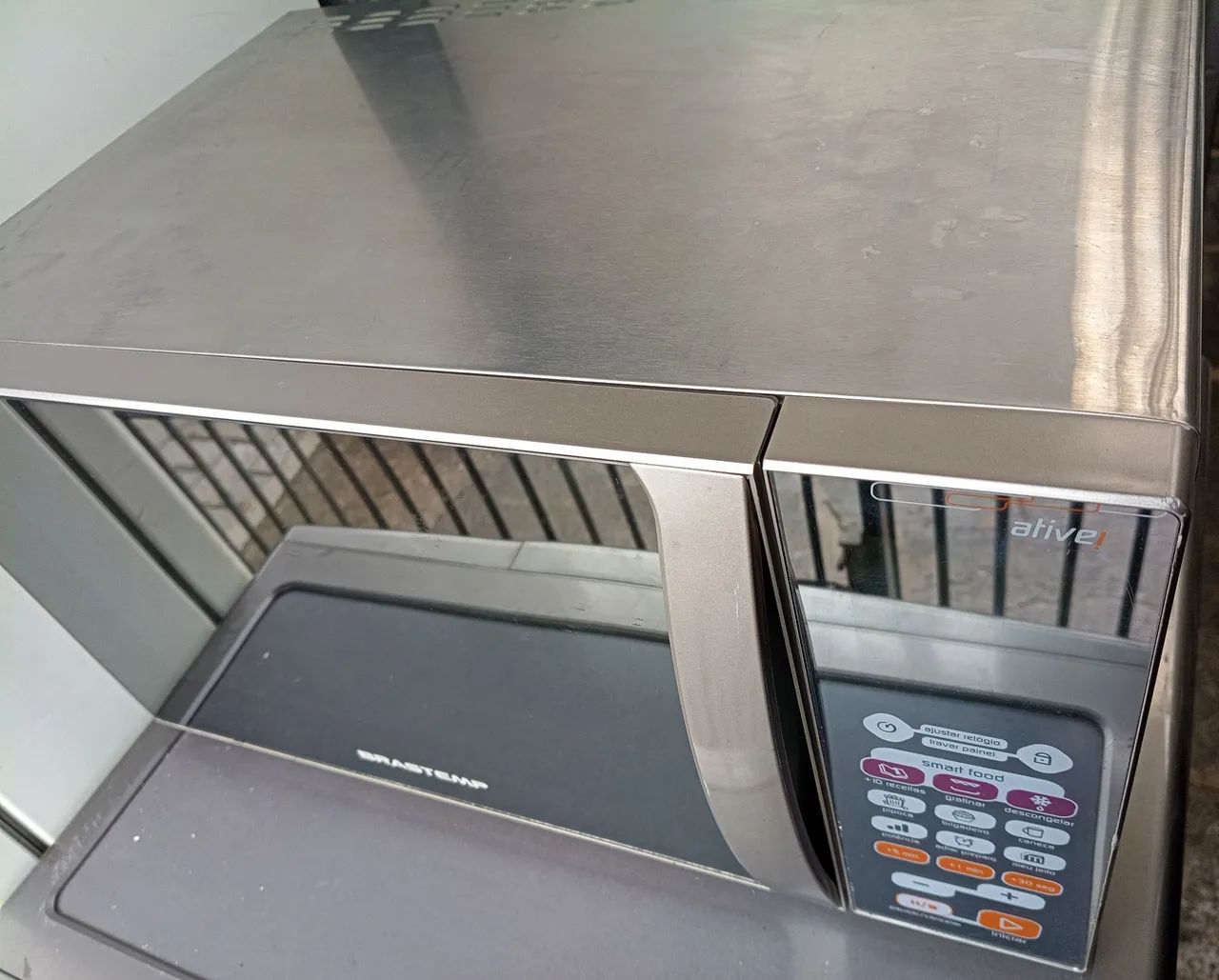 Microondas Brastemp inox com grill 31litros - Foto 3