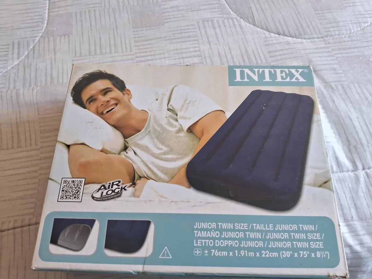Colchão inflável Intex solteiro 