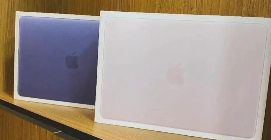 MacBook Neo インディゴ256GBです！ MacBook Neo, インディゴ, 256GBを購入 - Apple（日本）