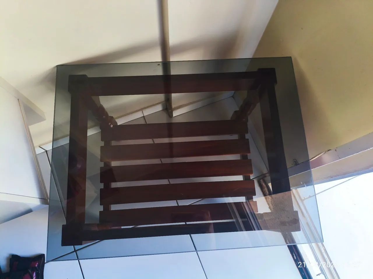 Mesa de centro c/ tampo de vidro