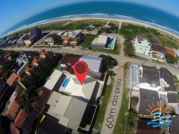 Casa com piscina e ar condicionado em Ipanema