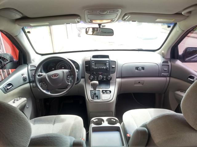 Kia Carnival EX 2012 apenas 64 mil km - Foto 7