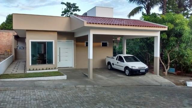 Alugo Linda Casa em Flores com 03 Quartos e 1 Suíte em Rua com Guarita