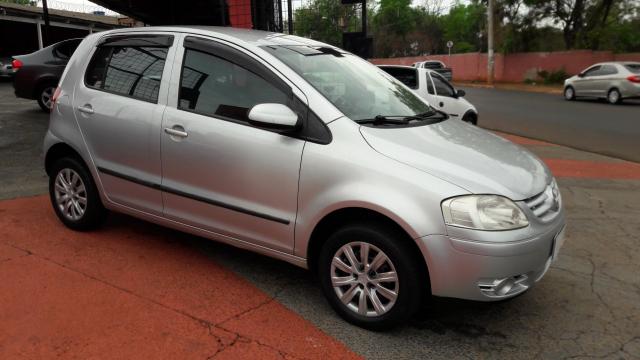 VolksWagen Fox I Trend 1.0 Prata - Foto 4