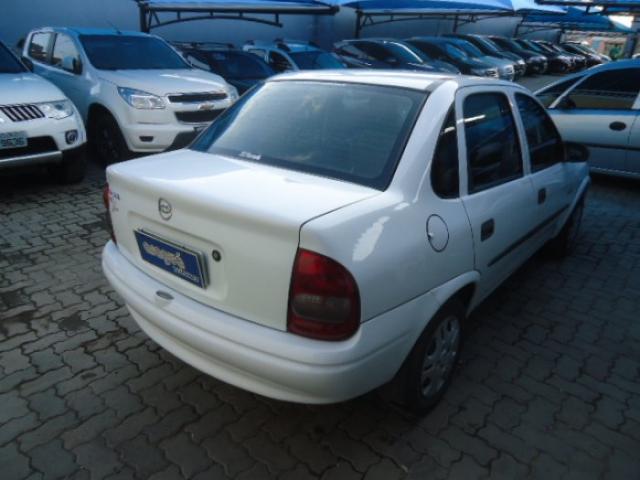 Chevrolet classic 2005 1.0 mpfi life 8v Álcool 4p manual - Foto 13