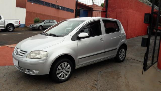 VolksWagen Fox I Trend 1.0 Prata - Foto 6