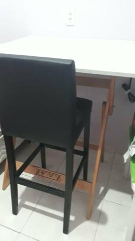 Mesa de desenho e cadeira
