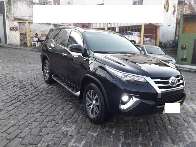 Vendo Toyota Hilux Sw4 Srx 4x4 automática, 7 lugares, financio, passo cartão - Foto 6