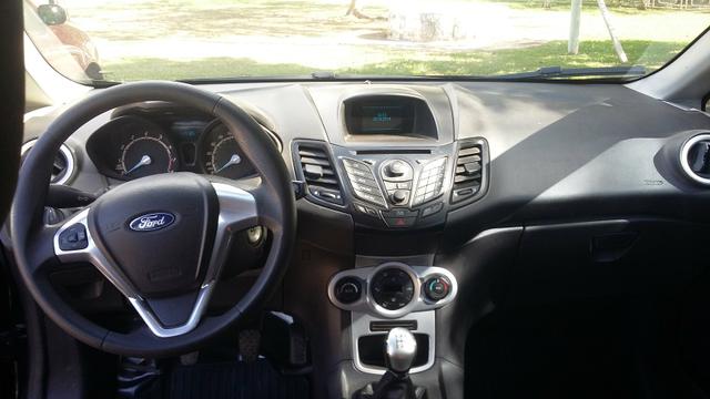 New Fiesta Hatch. Carro da Família. - Foto 4