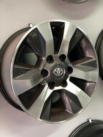 Rodas Aro 17 Toyota Hilux Original SRV Graphite Diamond - Foto 7