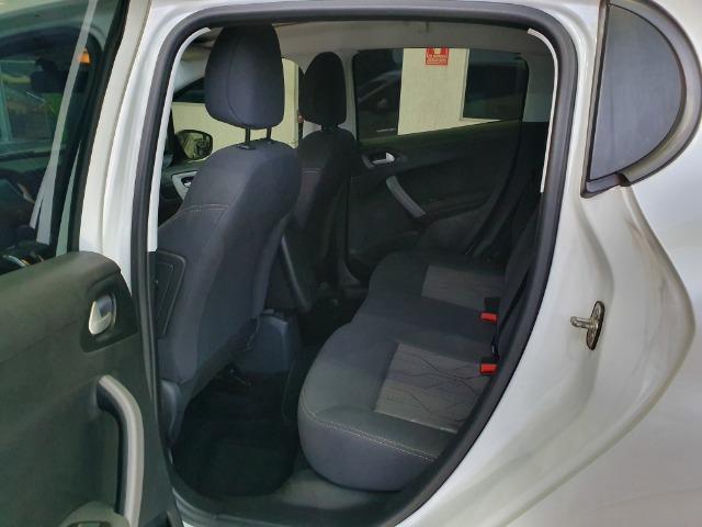 Peugeot 208 Allure - 16,9 km/l - Foto 8