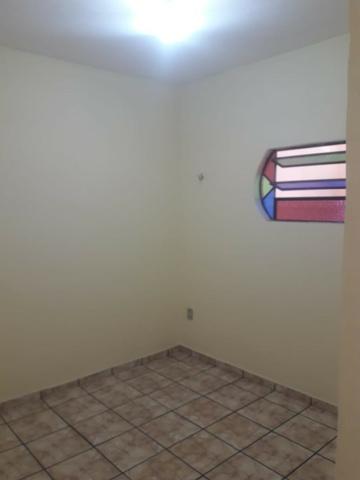 Alugo apto grande de 01 quarto com área de serviço/ 1ºandar-Conj:Araturi novo - Foto 3