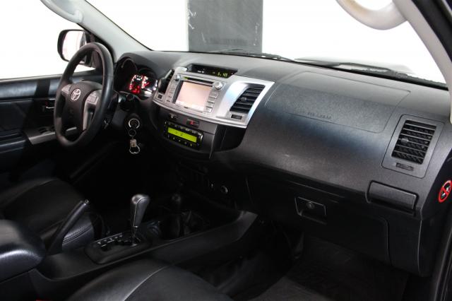 TOYOTA HILUX 2013/2014 3.0 SRV TOP 4X4 CD 16V TURBO INTERCOOLER DIESEL 4P AUTOMÁTICO - Foto 6