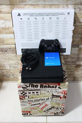 PS4 Slim 500GB Zeradooo pouco uso !!! c/ garantia - cartão até 12X