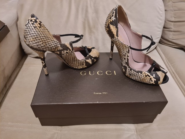 scarpin gucci