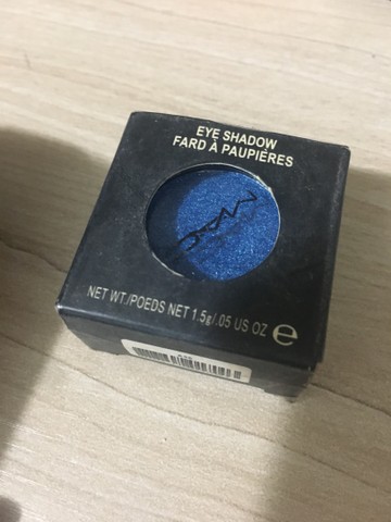 Sombra MAC metalizada azul