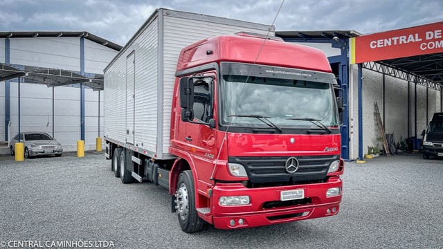 MERCEDES BENZ ATEGO 2428 6X2 TETO ALTO COMPLETO COM BAÚ