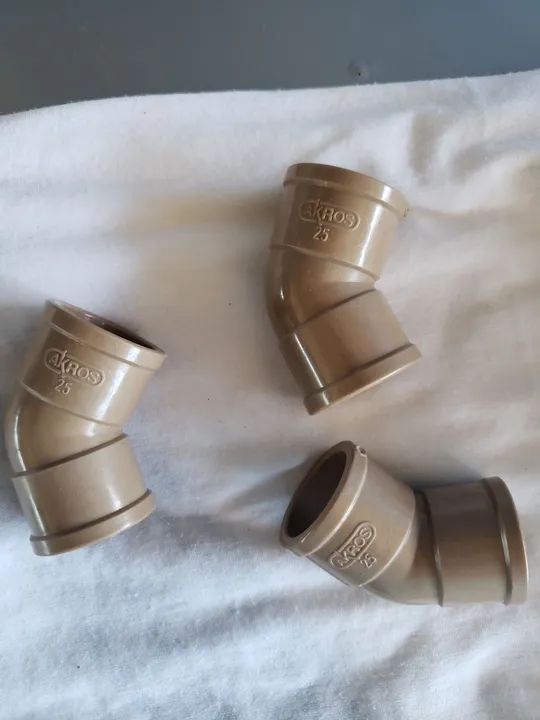 30 Joelho 45° pvc marrom 25mm - Foto 3