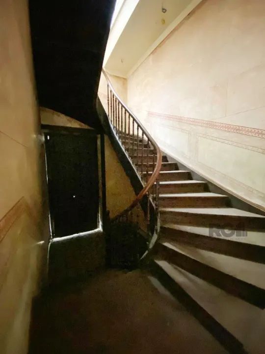 Prédio comercial em localização de esquina privilegiada no Centro Histórico, todo restaura - Foto 9