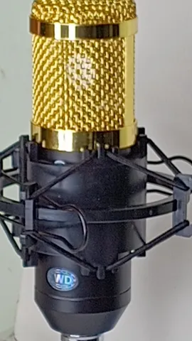 Microfone condensador para podcast