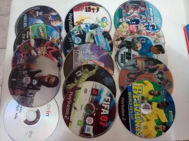 Lote 15 jogos de Playstation 2 e Case - Foto 2