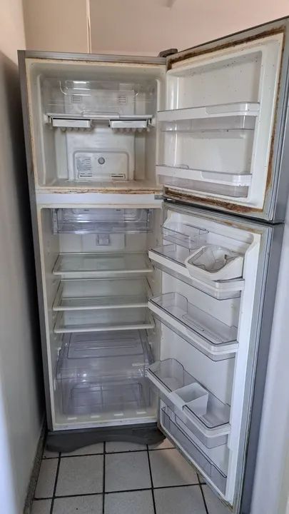 Geladeira Inox Eletrolux 382l - NÃO GELA - Foto 3