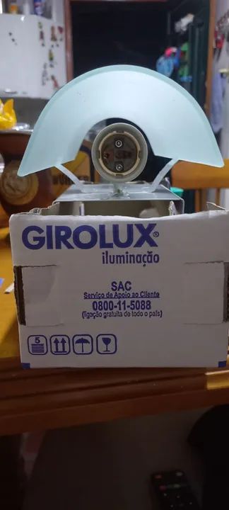 Para- Despega- 2 Duas Luminárias -nova cada uma pra 2 Lampadas-30 x 10- - Foto 2