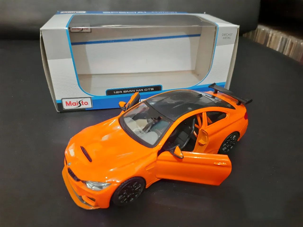 Miniatura BMW M4 Gts Laranja Maisto 1/24. - Foto 3
