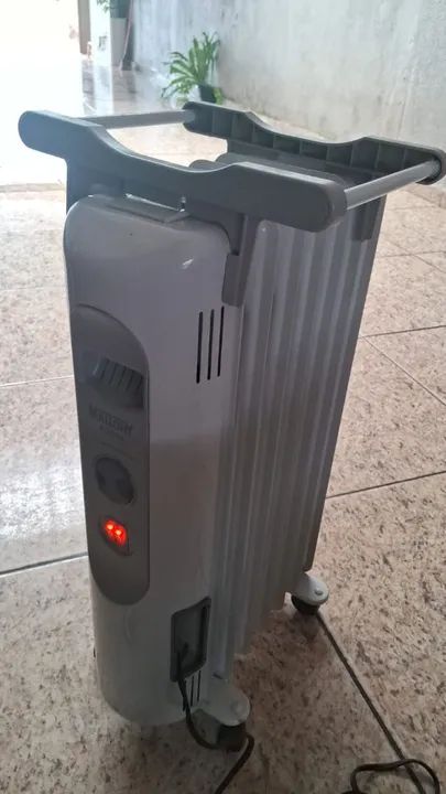 Aquecedor de Ambiente Elétrico a Óleo .