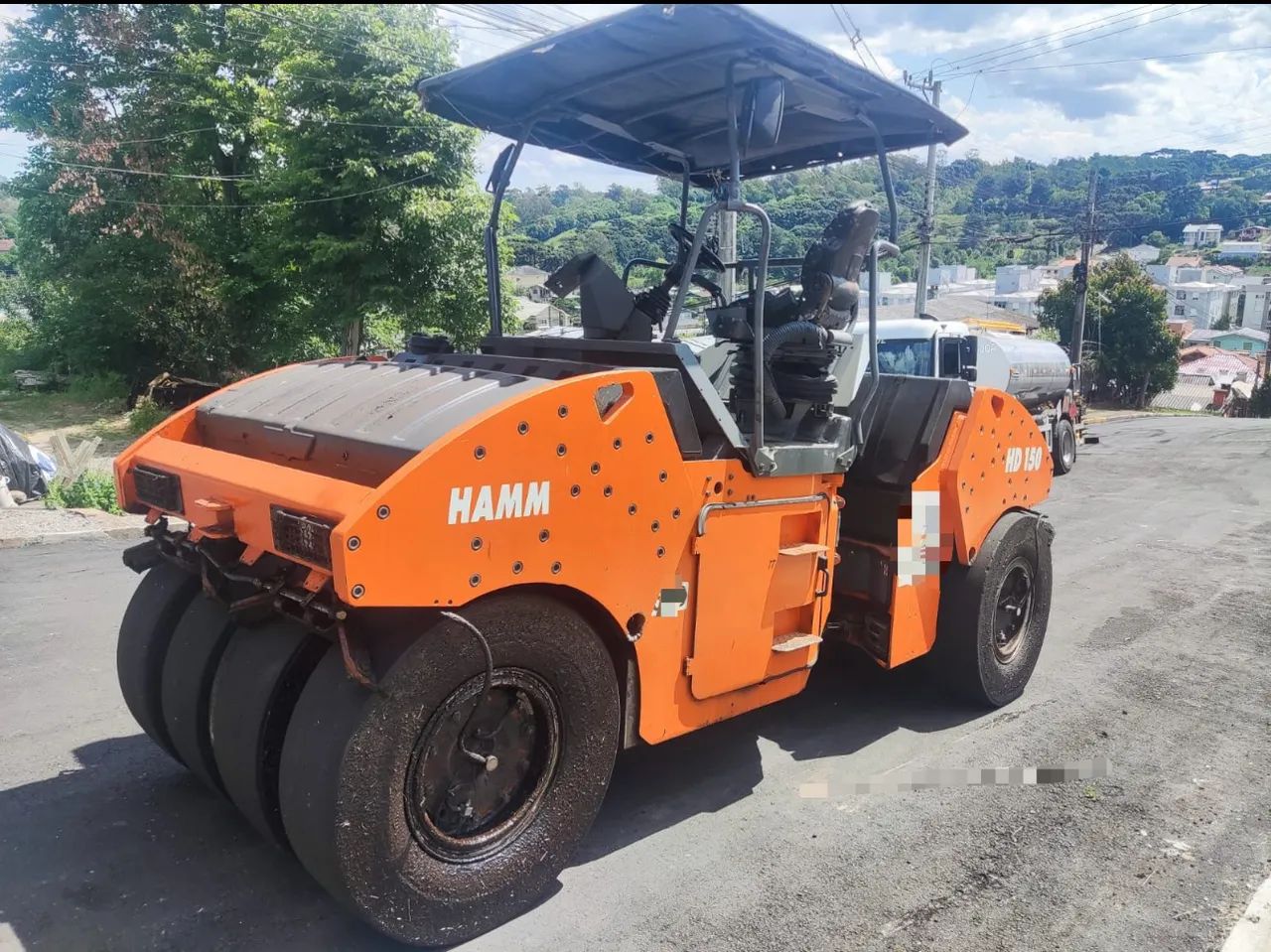 Rolo Compactador de pneus Hamm HD150 ano 2007 com 13.900 horas, no RS