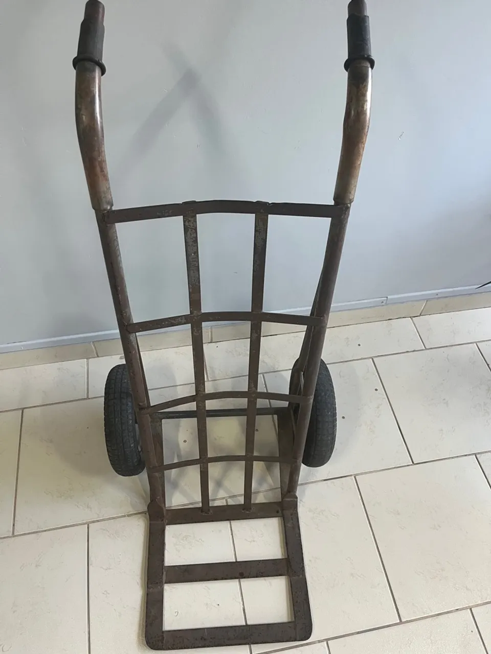 Carrinho de mão de ferro