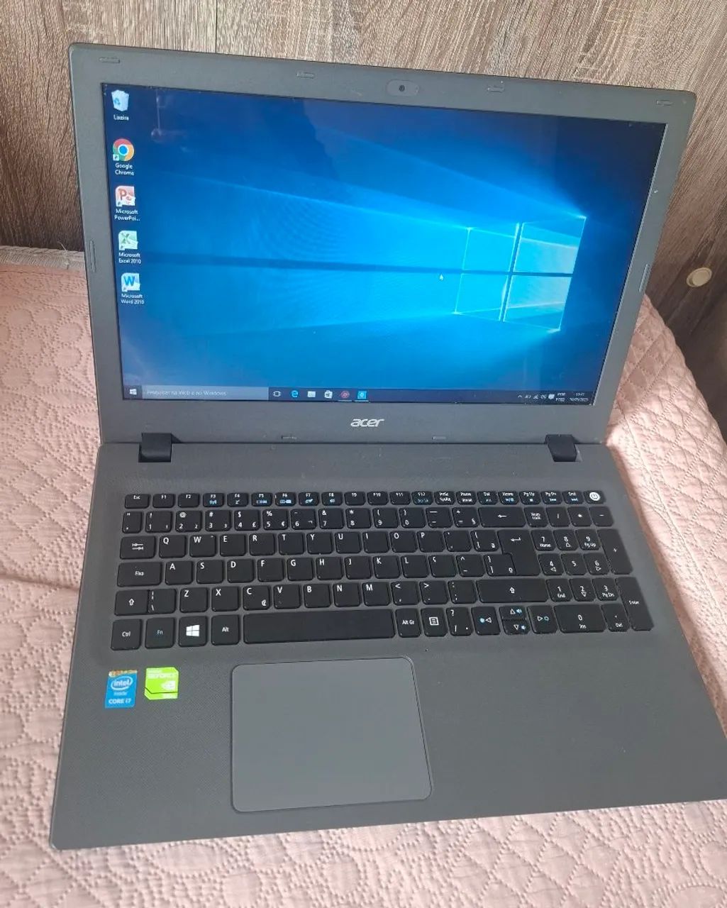 Acer i7 8Gb de RAM com placa da de vídeo,  acompanha carregador. 