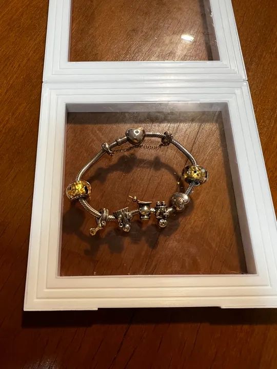 Pulseira vivara com Berloques