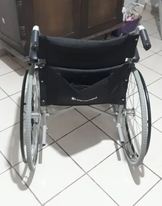 Cadeira de rodas em ótimo estado - Foto 2