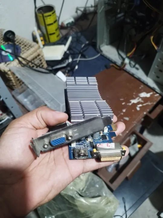 placa de video ASUS GeForce 8400GS Silent HDMI DDR3 64-bit Low Profile PCI-E 2.0 x16