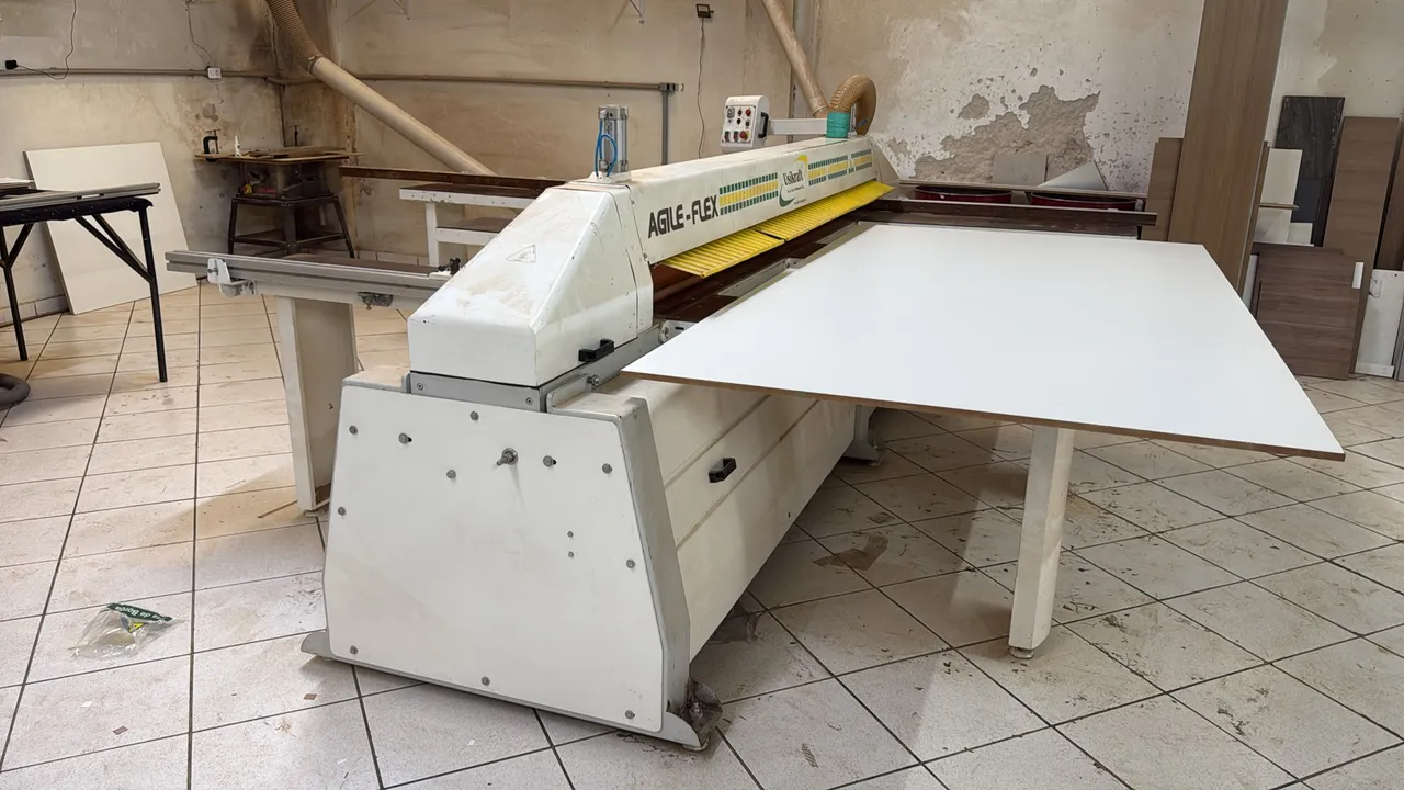 Máquina de corte de chapas Agile-Flex Usada