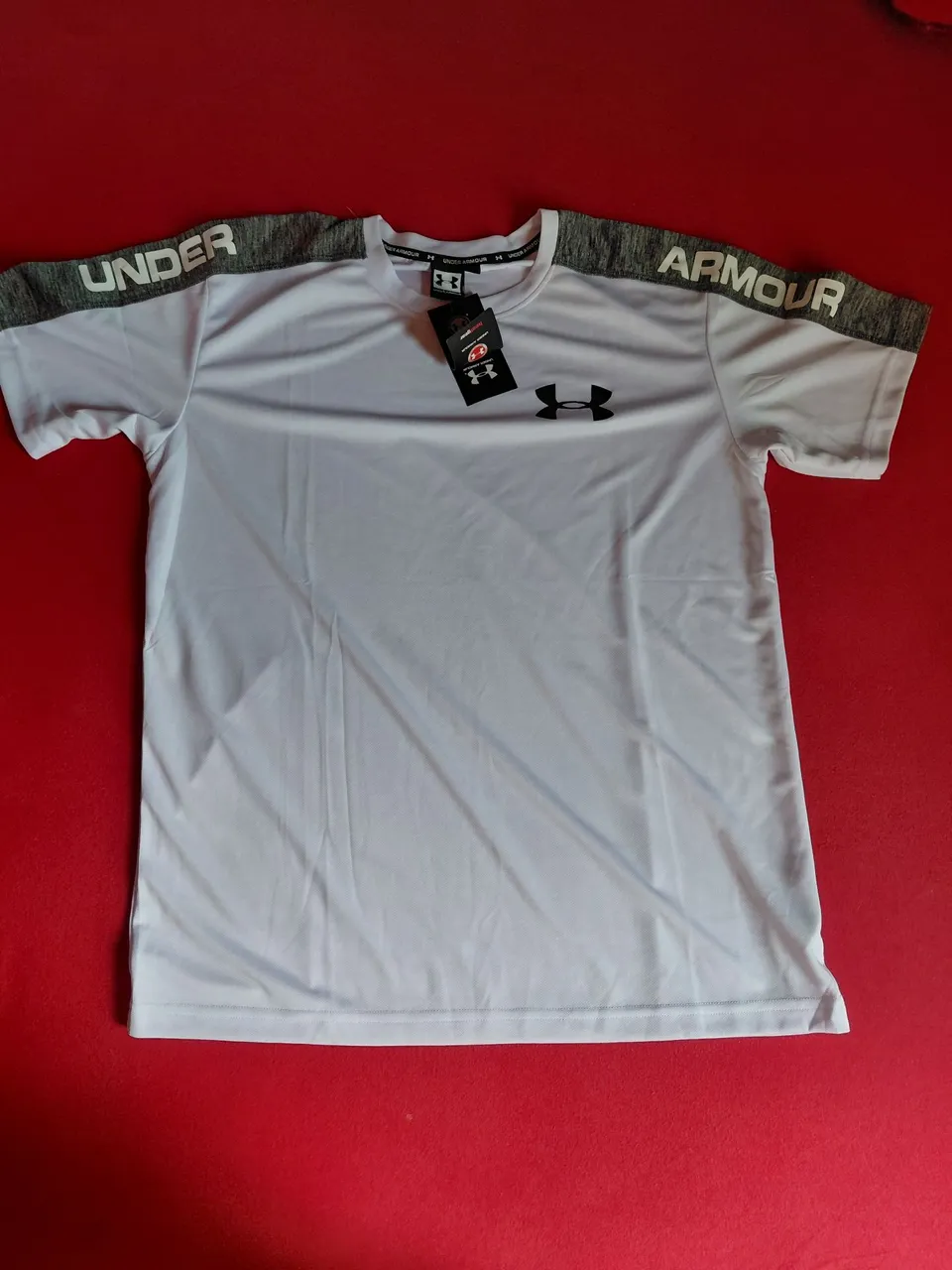 Camiseta Under Armour Masculina bermudas 2 todos g tamanho por 150$ facilito a entrega
